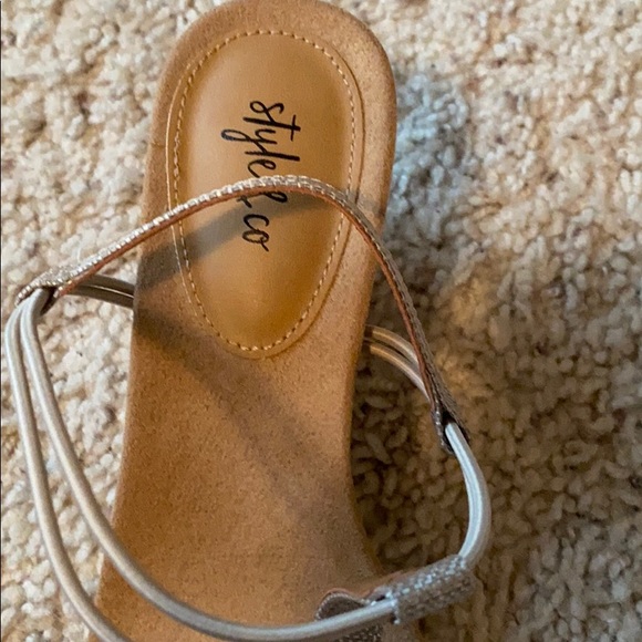 Style & Co, never worn, beautiful shoes! - Picture 3 of 5